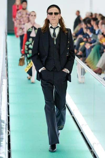 Look 54